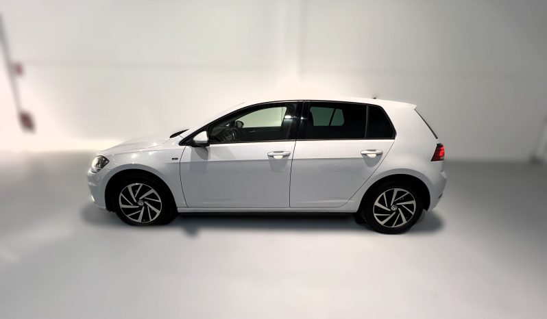 
								VOLKSWAGEN Golf Advance 1.0 TSI full									