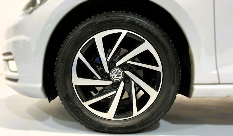 
								VOLKSWAGEN Golf Advance 1.0 TSI full									