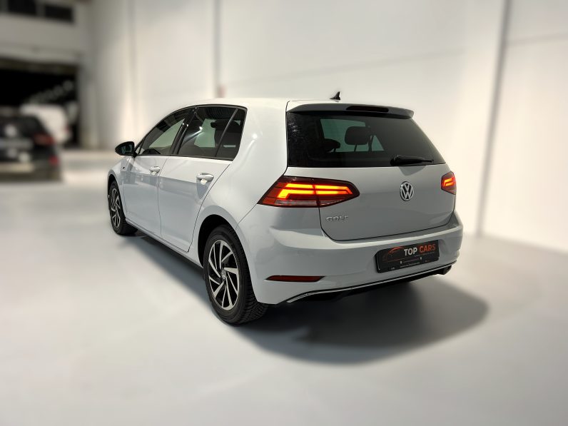 
								VOLKSWAGEN Golf Advance 1.0 TSI full									