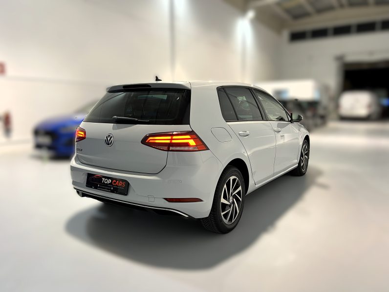 
								VOLKSWAGEN Golf Advance 1.0 TSI full									