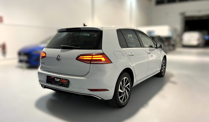 
								VOLKSWAGEN Golf Advance 1.0 TSI full									