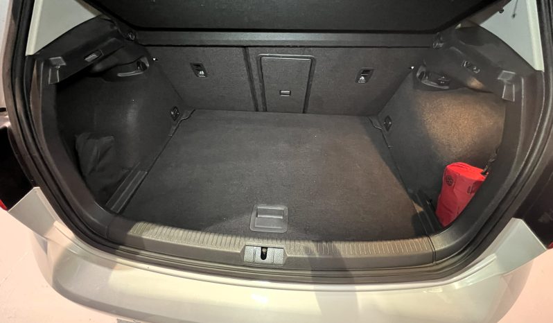 
								VOLKSWAGEN Golf Advance 1.0 TSI full									