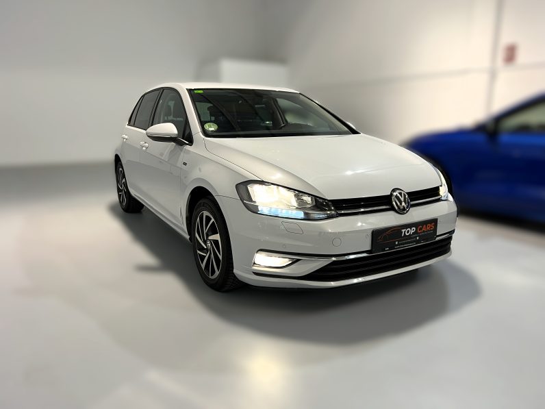 
								VOLKSWAGEN Golf Advance 1.0 TSI full									