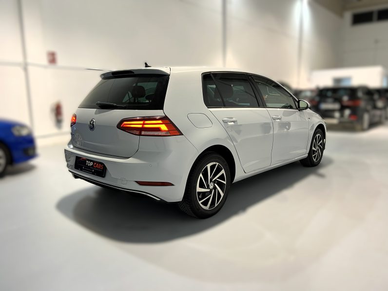 
								VOLKSWAGEN Golf Advance 1.0 TSI full									