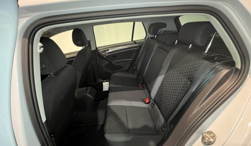 
								VOLKSWAGEN Golf Advance 1.0 TSI full									