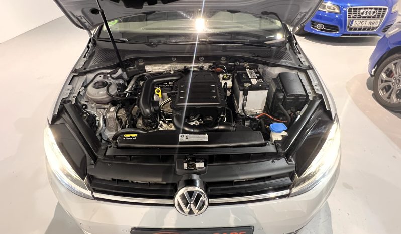 
								VOLKSWAGEN Golf Advance 1.0 TSI full									