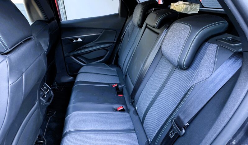 
								Peugeot 3008 Allure 1.2 Gasolina 130CV Segunda Mano Tarragona full									