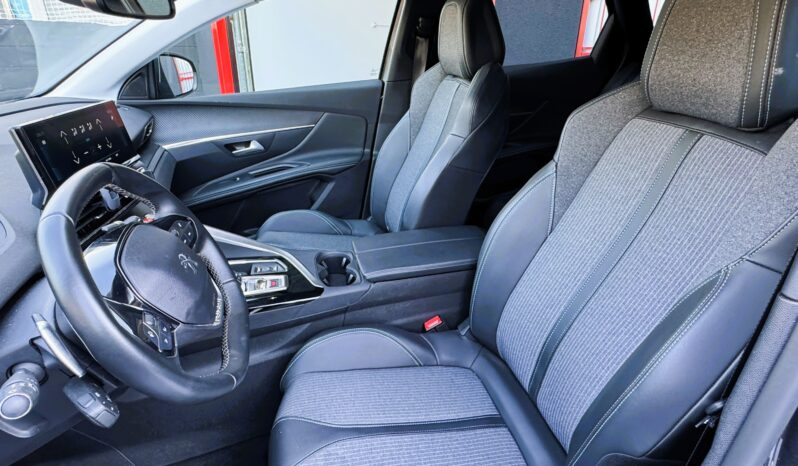 
								Peugeot 3008 Allure 1.2 Gasolina 130CV Segunda Mano Tarragona full									