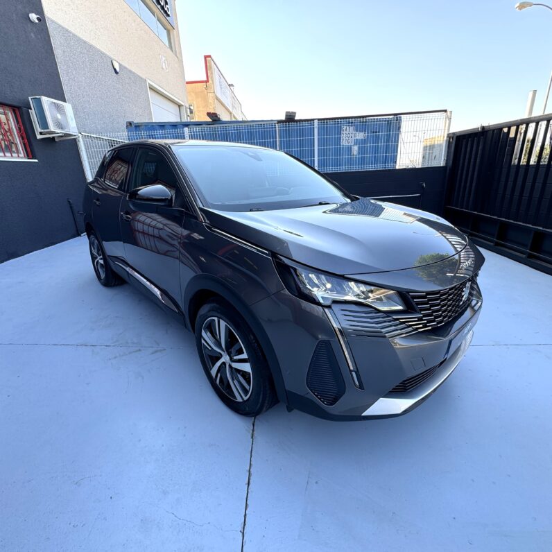 
								Peugeot 3008 Allure 1.2 Gasolina 130CV Segunda Mano Tarragona full									