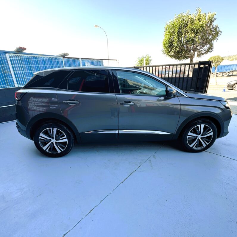 
								Peugeot 3008 Allure 1.2 Gasolina 130CV Segunda Mano Tarragona full									