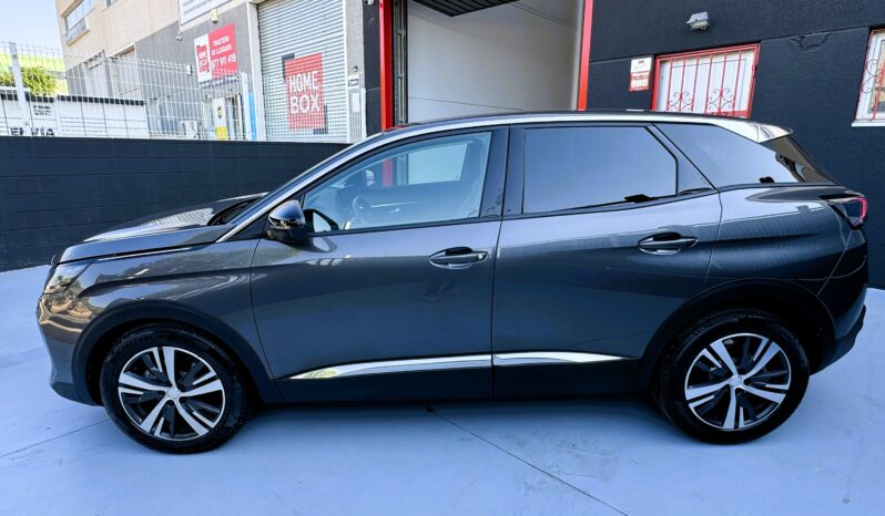 
								Peugeot 3008 Allure 1.2 Gasolina 130CV Segunda Mano Tarragona full									