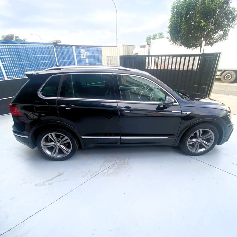 
								Volkswagen Tiguan R-Line 2.0 TDI DSG 150CV Automático 2020 de ocasión full									