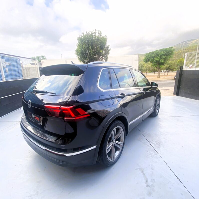 
								Volkswagen Tiguan R-Line 2.0 TDI DSG 150CV Automático 2020 de ocasión full									